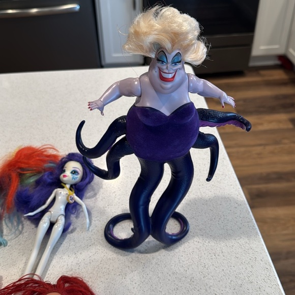 Random 11 Barbie doll lot - some other brands - as is condition - Picture 4 of 8